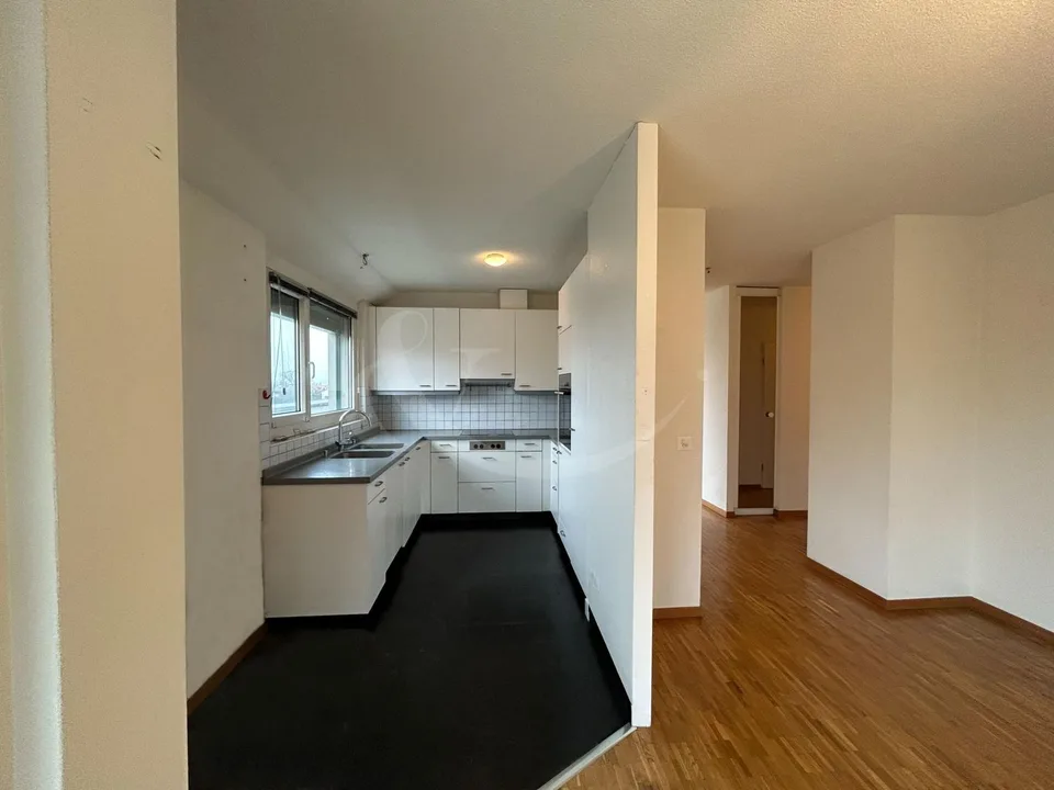 Exclusive attic occupying the entire floor with vast terrace in the heart of Perly