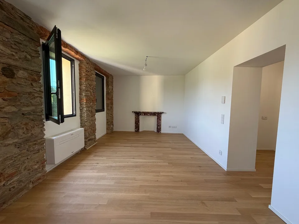 Neues Mietshaus mit 6 Wohnungen in Pura