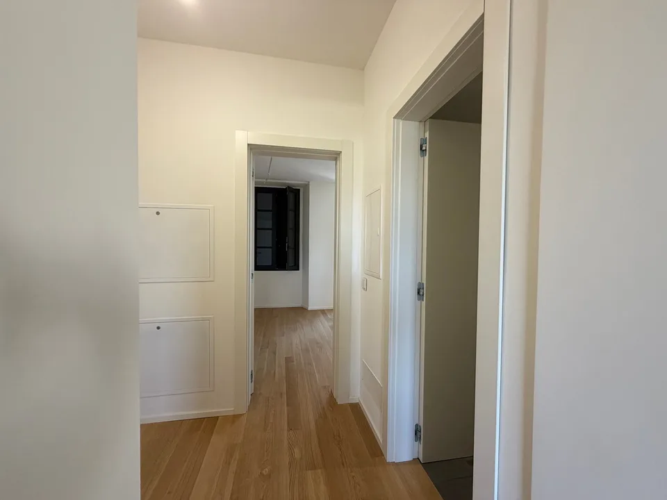 Neues Mietshaus mit 6 Wohnungen in Pura
