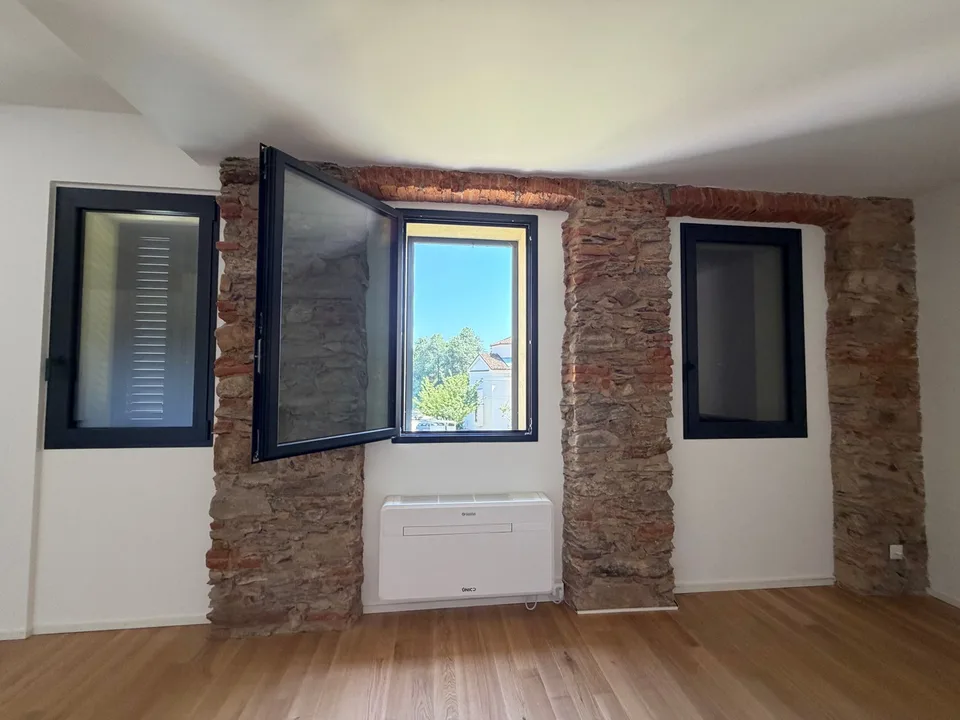Neues Mietshaus mit 6 Wohnungen in Pura