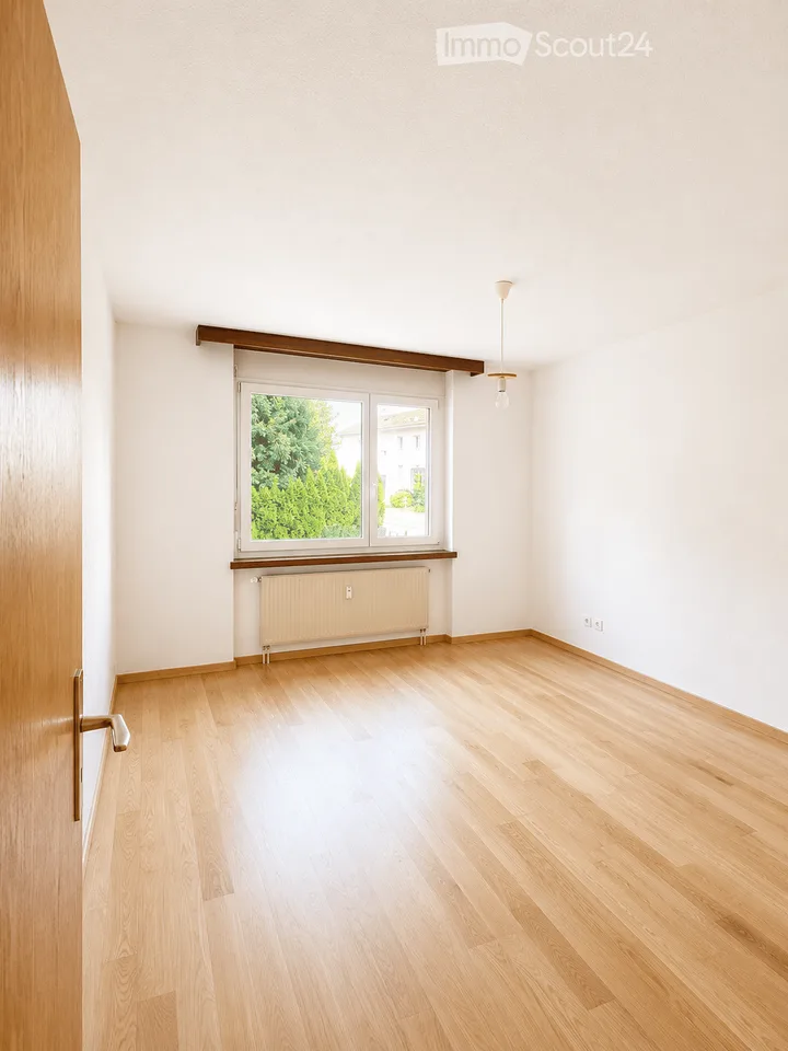 Appartement de 4 pièces lumineux avec balcon et vue sur les montagnes à Au SG