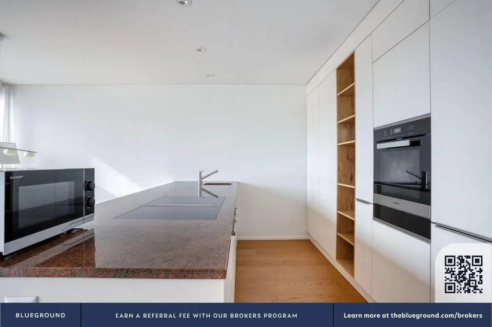 Appartamento di lusso 3,5 locali con bagno privato e vista panoramica, by Blueground