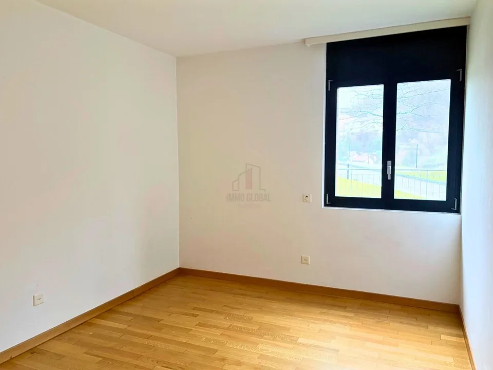 Hervorragende Gelegenheit für diejenigen, die Ruhe und eine atemberaubende Aussicht suchen