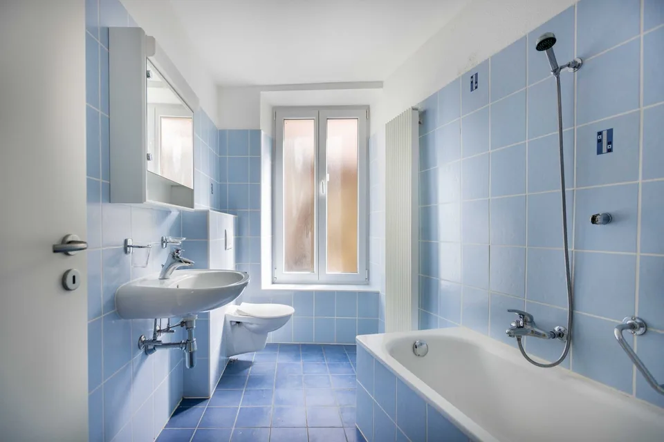 Spacious core house with 4 renovated apartments in Sonvico