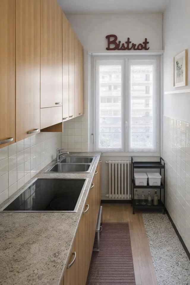 Semi-detached house 4.5 and 4.5 with garden, three terraces and large attic.
