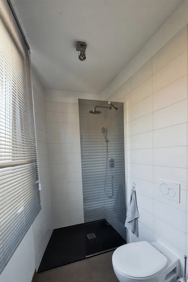 Modernes 3,5-Zimmer-Apartment mit Terrasse, komplett renoviert