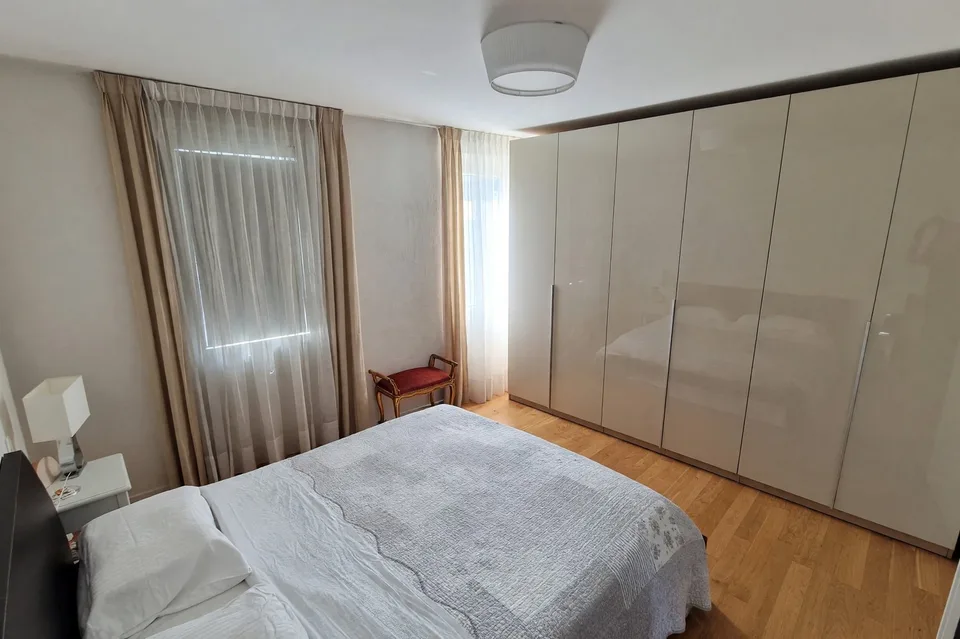 Modernes 3,5-Zimmer-Apartment mit Terrasse, komplett renoviert
