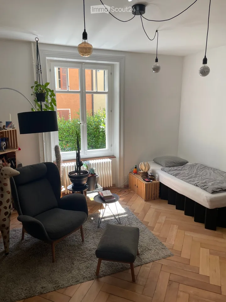 Dreamy 3.5-room old building apartment with bay window & direct garden access in Mattenhof
