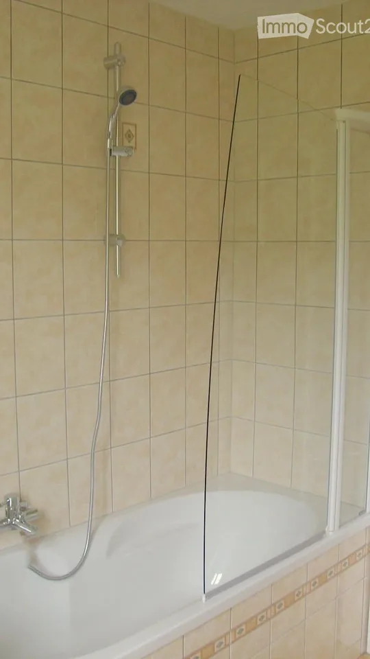 Spacious 3.5-room apartment renovated, garden, cellar, garage and parking