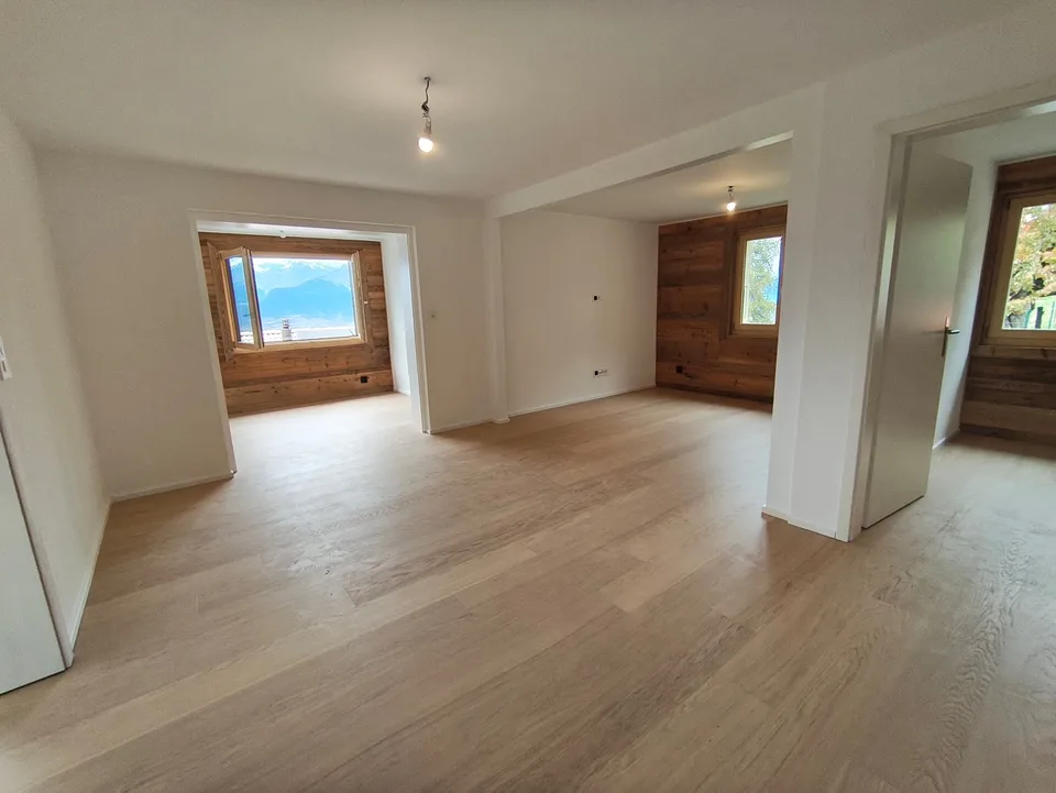 Renovated 5-room apartment with a view in Veysonnaz