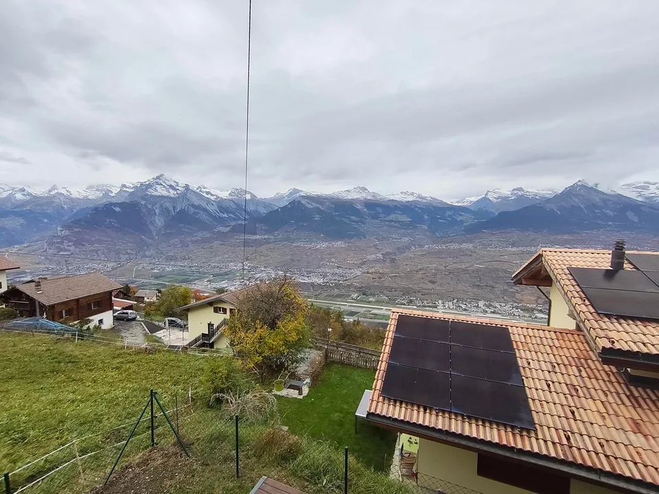 Renovated 5-room apartment with a view in Veysonnaz