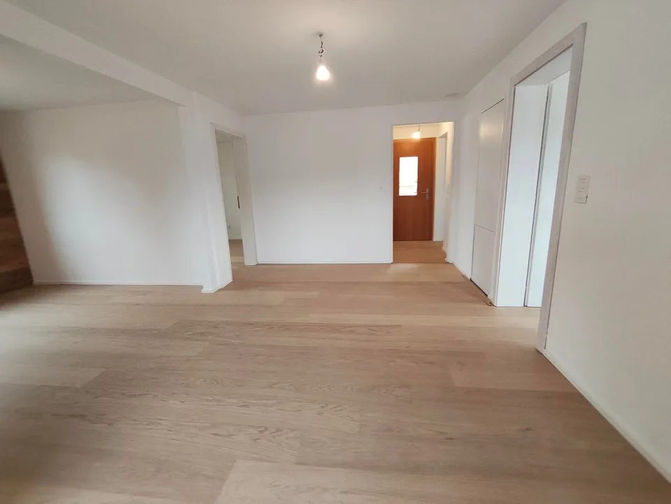 Renovated 5-room apartment with a view in Veysonnaz