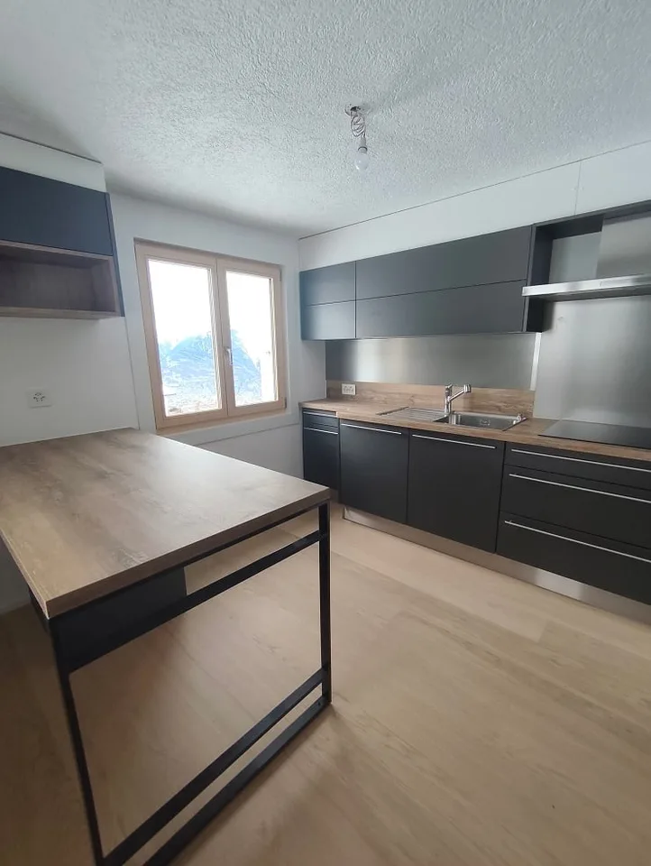 Renovated 5-room apartment with a view in Veysonnaz
