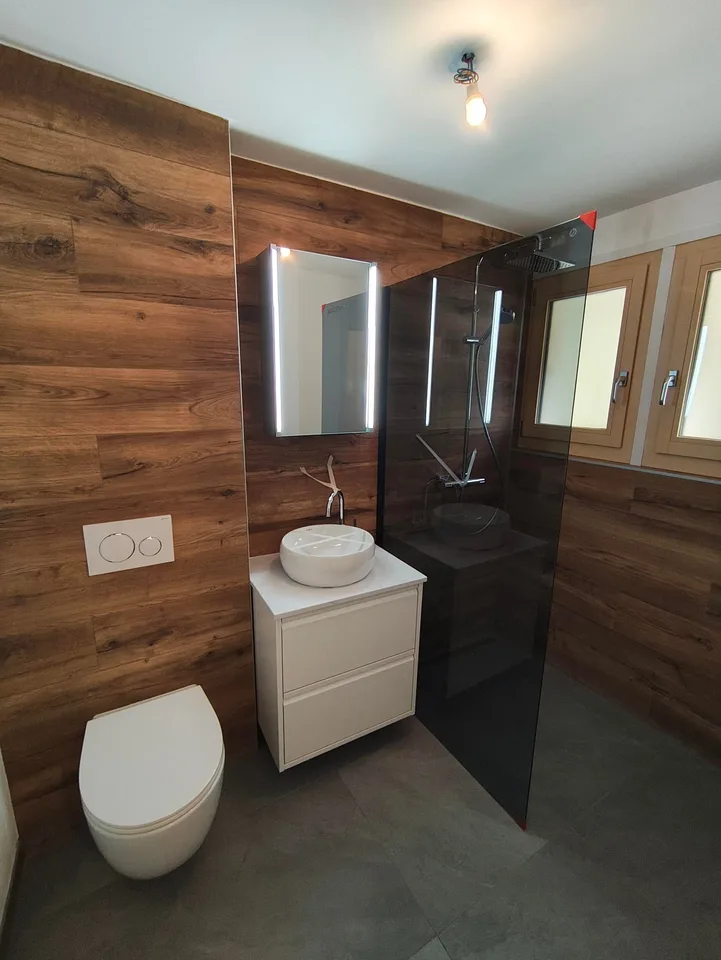 Renovated 5-room apartment with a view in Veysonnaz