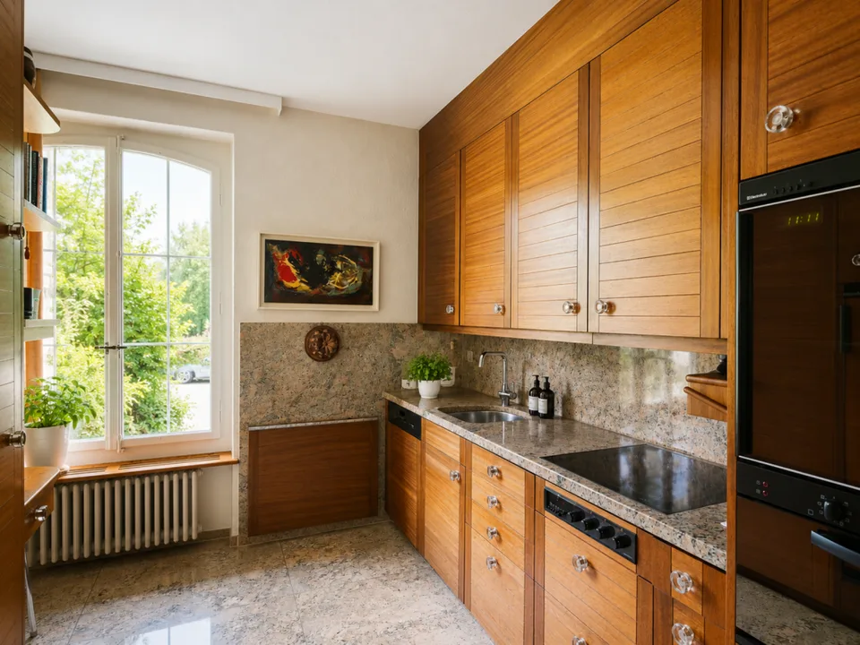 GROSSEN IMMOBILIEN - Incantevole Villa con Piscina, grande Parco e Vista Panoramica