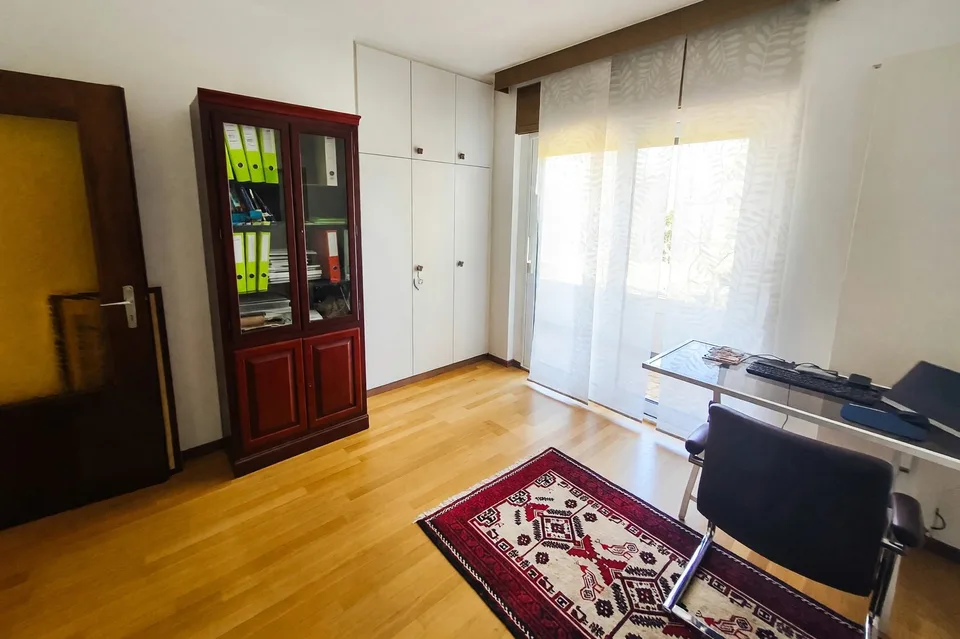 Appartamento 4,5 con camino e tre terrazzi a Manno