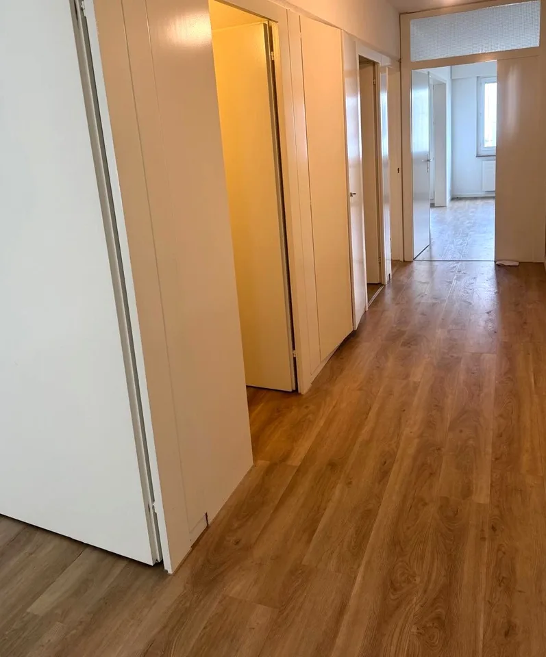 Appartement spacieux 3.5 pièces au Wiesenplatz avec 2 balcons