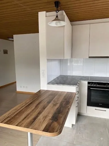 Heimelige 2.5-Zimmer-Wohnung mit Chemine, Balkon und schöner Aussicht auf Wallbach