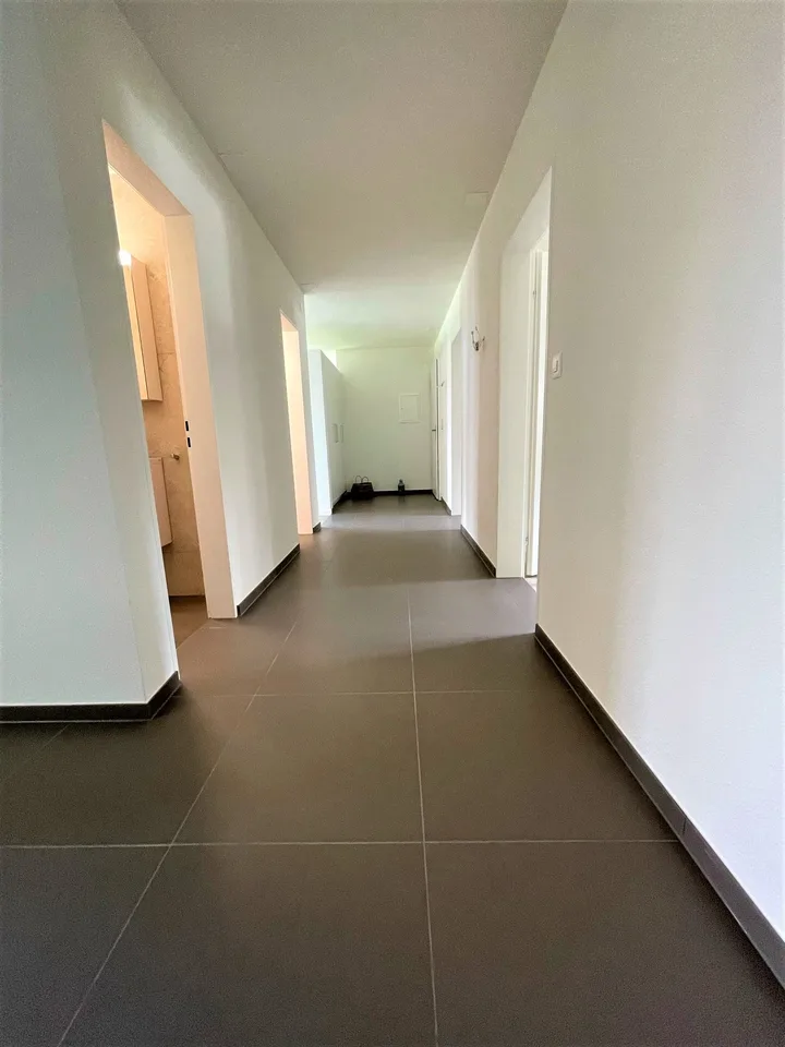 Your dream home is waiting! Stylish jewel of a home with balcony near the lake