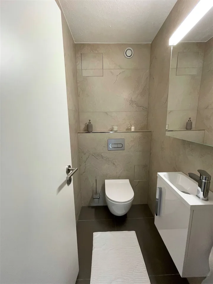 Your dream home is waiting! Stylish jewel of a home with balcony near the lake