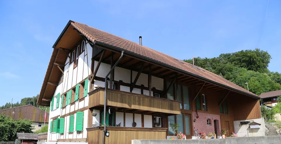 Lebensqualität auf grossem Raum, mit 2 Balkonen und Aussicht