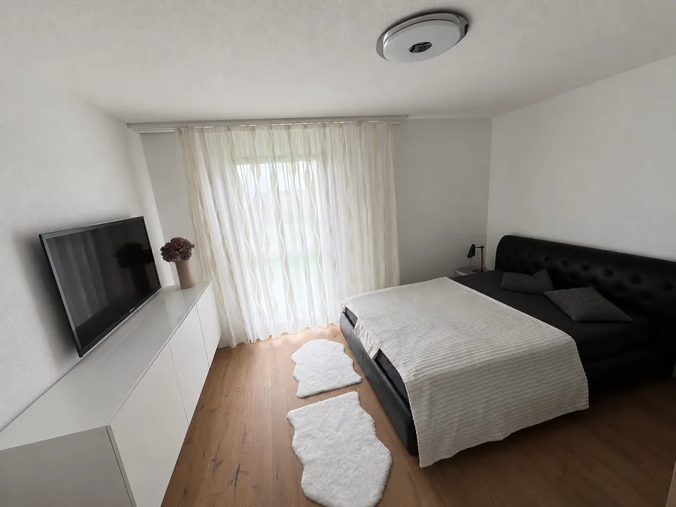 High-quality 4.5-room apartment with craft room and large balcony