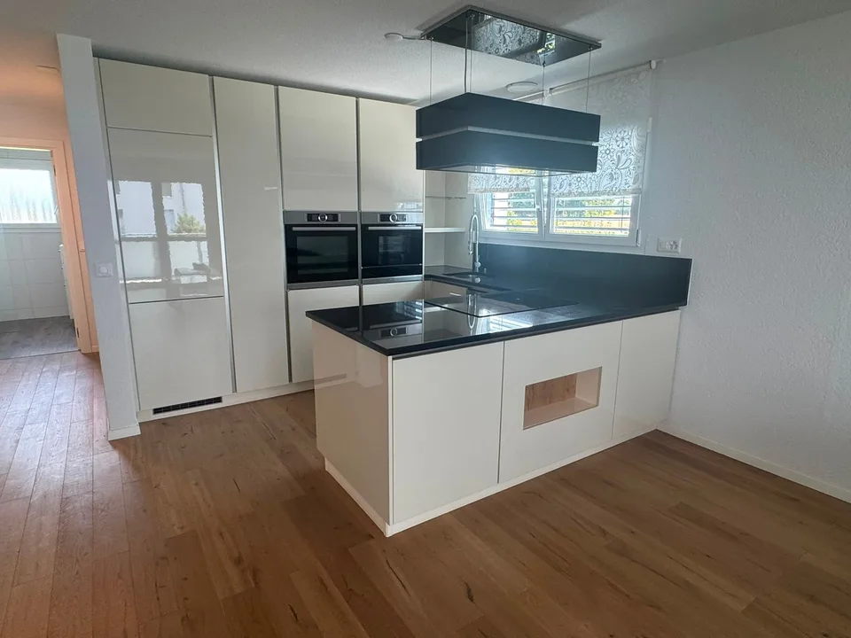 High-quality 4.5-room apartment with craft room and large balcony