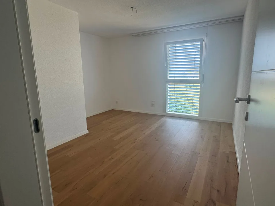 High-quality 4.5-room apartment with craft room and large balcony