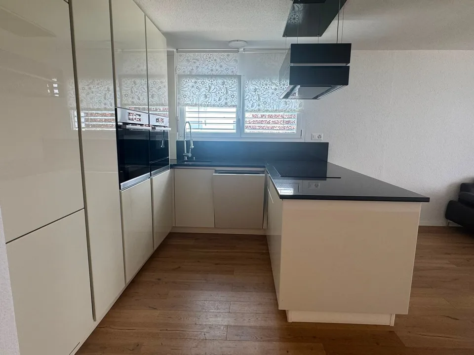 High-quality 4.5-room apartment with craft room and large balcony