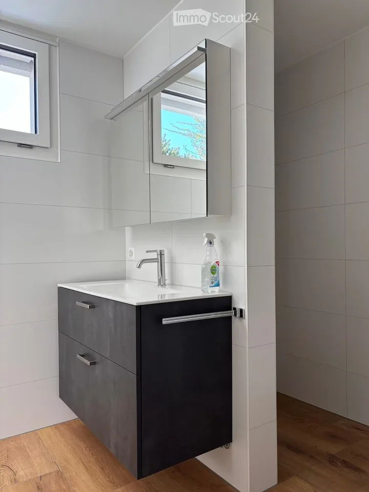 Appartement neuf de 4.5 pces à Ins (3232)