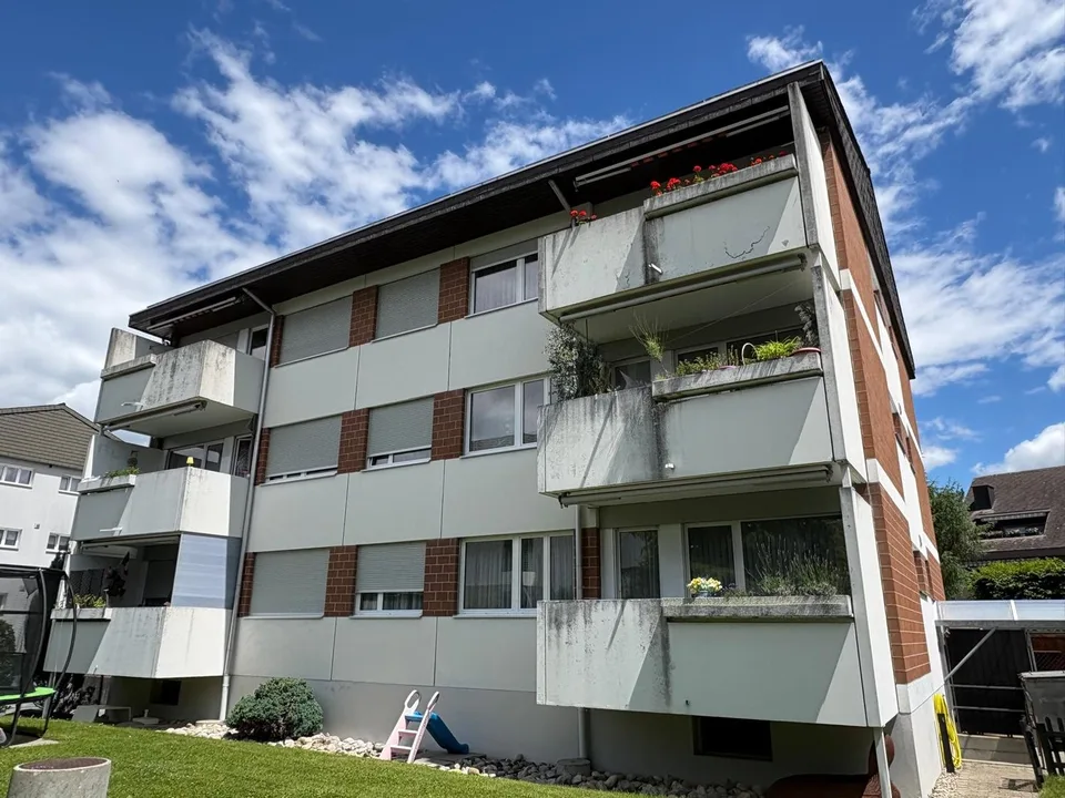 Helle 4.5 Zimmer-Wohnung mit Balkon an beliebter Wohnlage zu vermieten