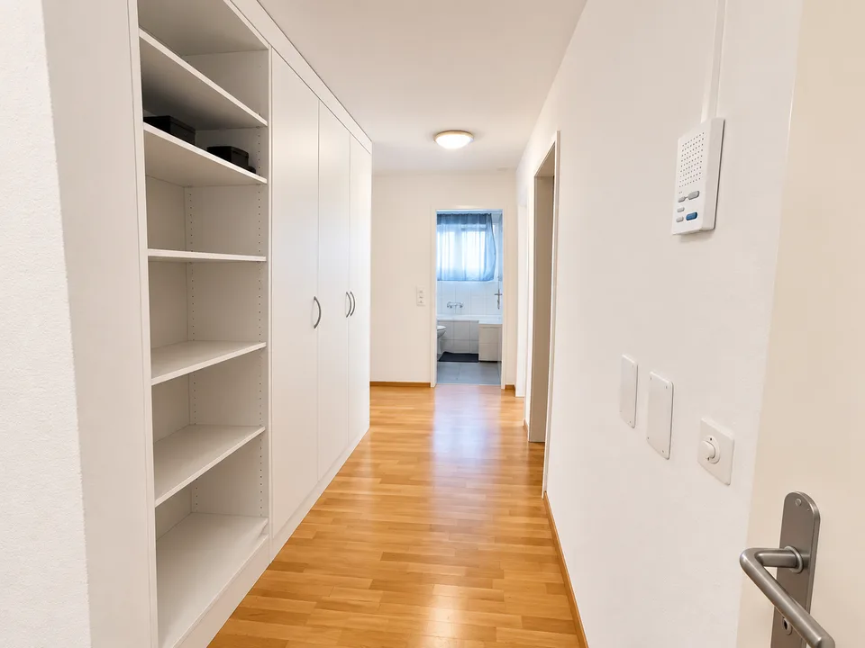 Helle 4.5 Zimmer-Wohnung mit Balkon an beliebter Wohnlage zu vermieten