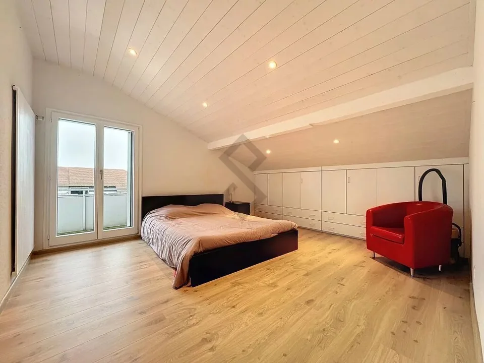 Large 3.5-room attic