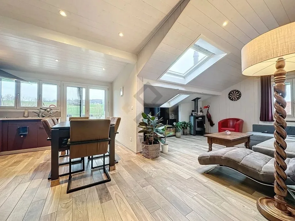 Grand attique de 3.5 pces