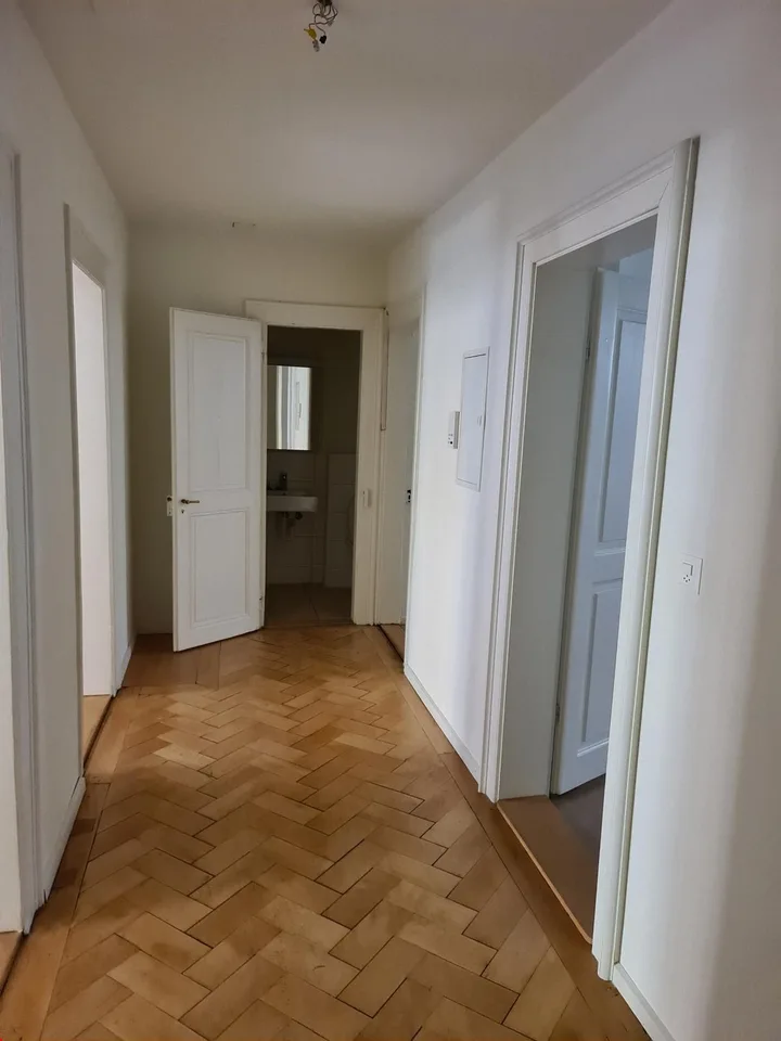 4 Bedroom Apartment with Terrace on 1st Floor – adjacent to the Old Town