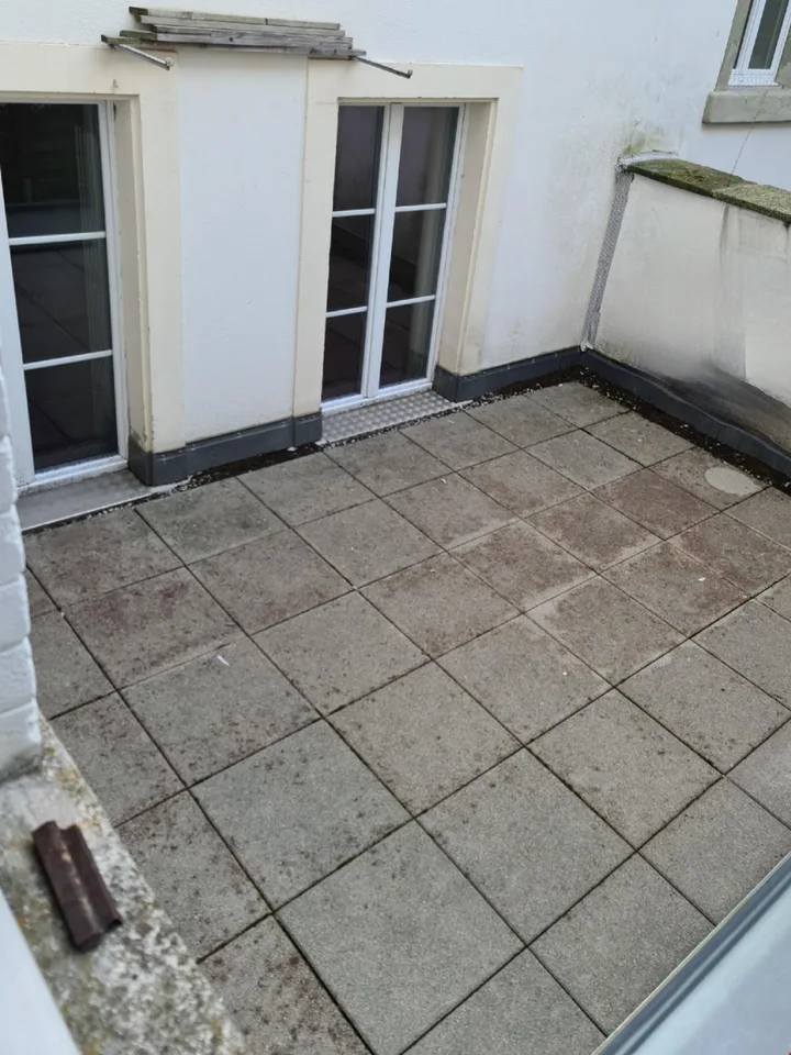4 Bedroom Apartment with Terrace on 1st Floor – adjacent to the Old Town