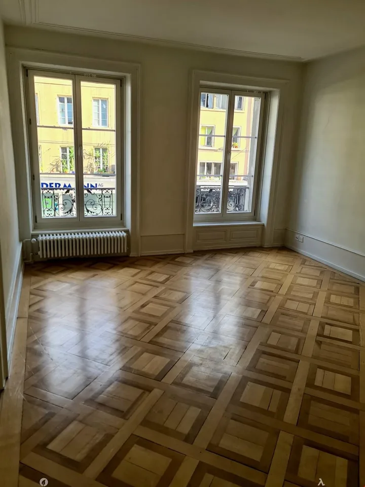 4 Bedroom Apartment with Terrace on 1st Floor – adjacent to the Old Town