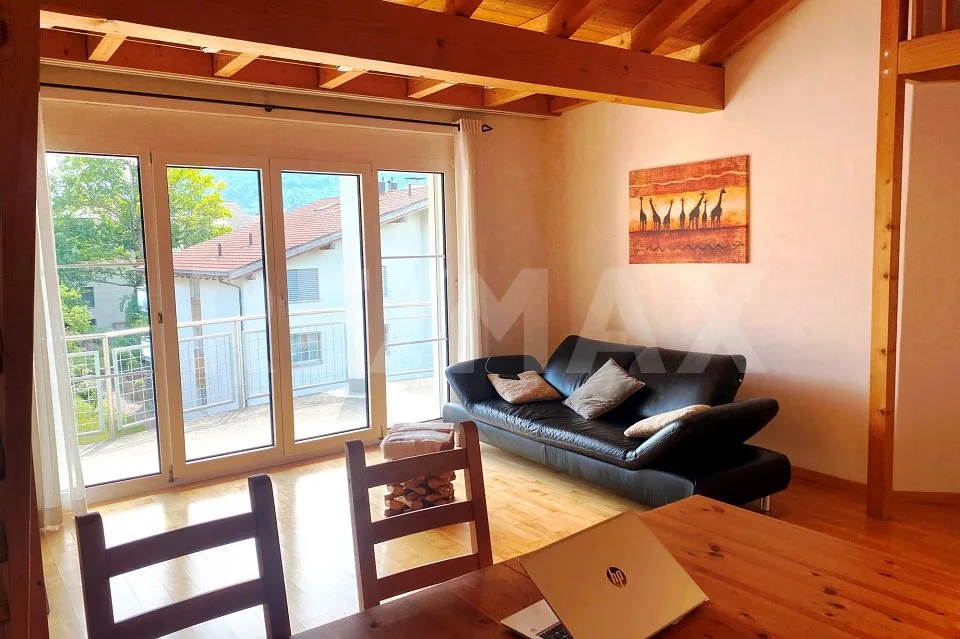 Charmant appartement maisonnette 3.5 avec ambiance de vie accueillante