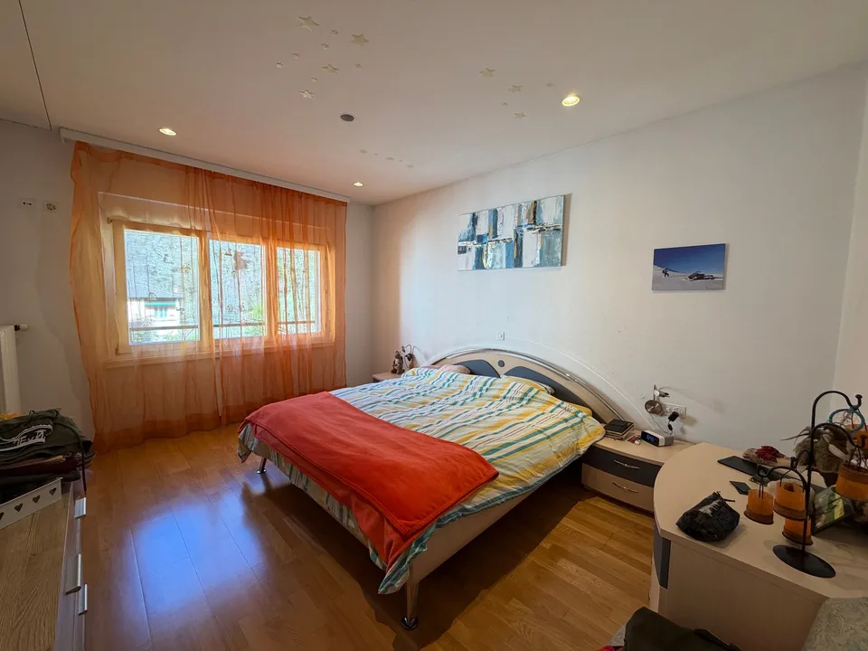 Detached two-family house 5.5 and 3.5 rooms with garden and garage in Bodio
