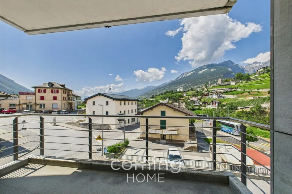3.5-Room Apartment in Susten - Large Balcony, Evening Sun, Flexible Use