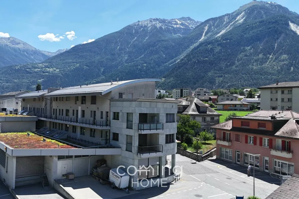 3.5-Room Apartment in Susten - Large Balcony, Evening Sun, Flexible Use