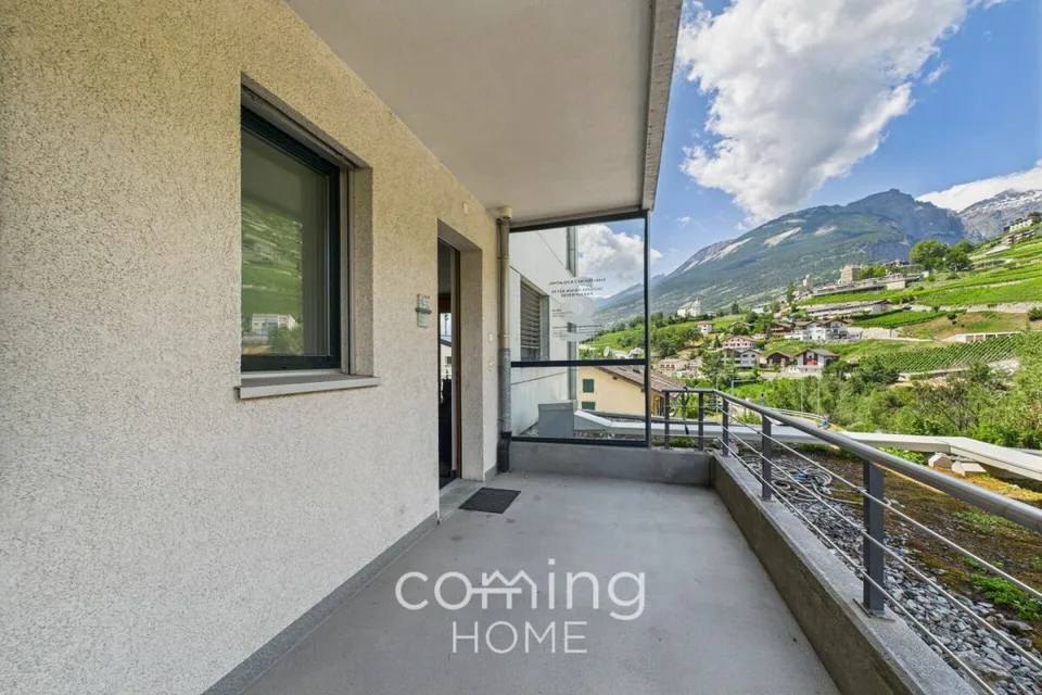 3.5-Room Apartment in Susten - Large Balcony, Evening Sun, Flexible Use