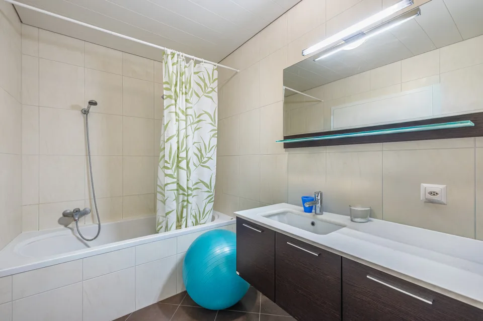 VILLA MITOYENNE 5,5 PIECES PARFAITEMENT SITUEE A CHAVORNAY !