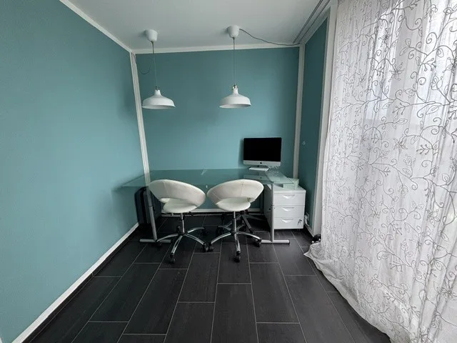 3.5-Room Attic Apartment in Nänikon Seeks Subtenant