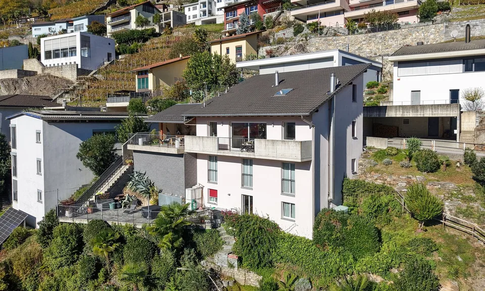 MERAVIGLIOSA VILLA 6.5 LOCALI CON VISTA APERTA A BELLINZONA