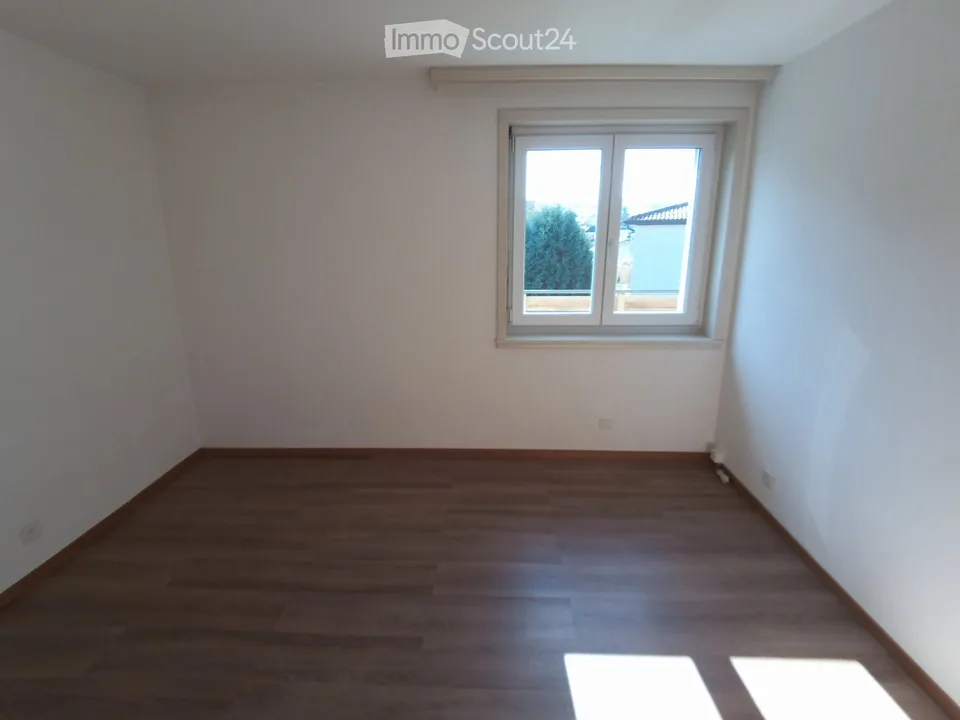 Zu vermieten Granges-Paccot, Fribourg Whg. mansardiert 3,5 Zimmer