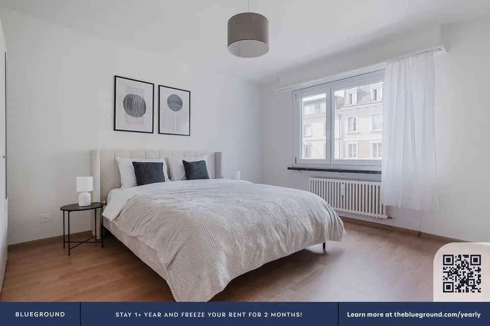 Sonniges Iselin 3.5 ZW mit Keller,, 1 Min. zum Markt, by Blueground