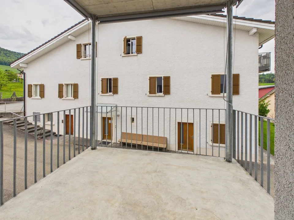 Bel appartement de 3.5 pièces avec balcon à Boécourt