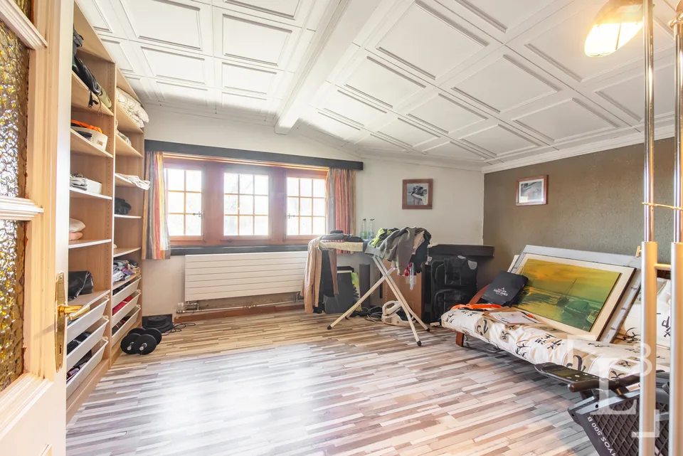 Coup de coeur! Spacieuse villa avec jardin et vue dégagée