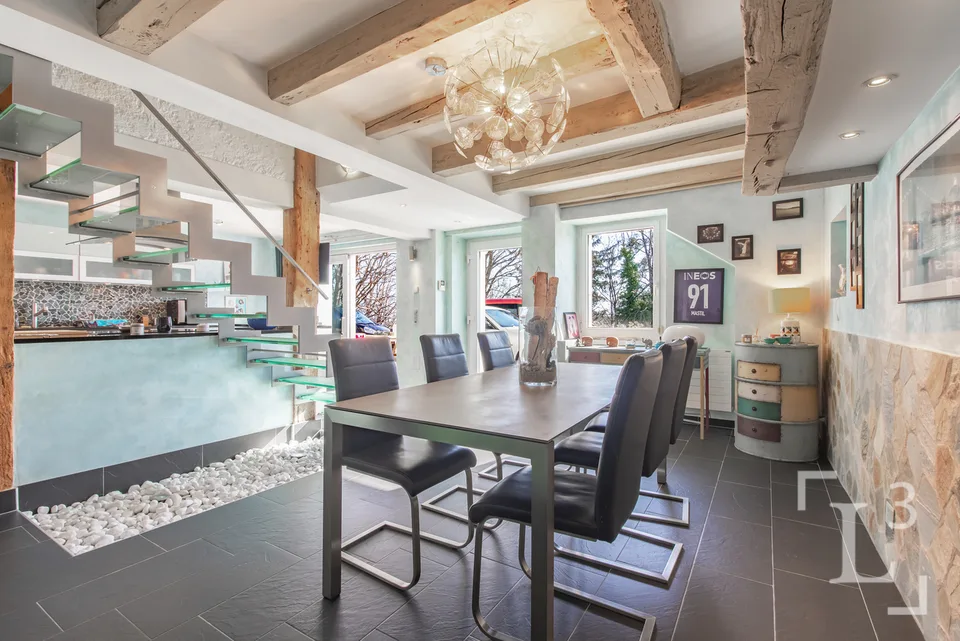 Coup de coeur! Spacieuse villa avec jardin et vue dégagée